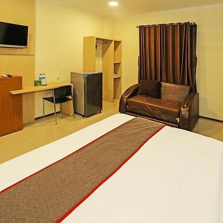 Super Oyo Townhouse Oak Hotel Fiducia 설퐁 외부 사진