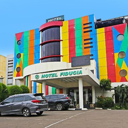 Super Oyo Townhouse Oak Hotel Fiducia 설퐁 외부 사진