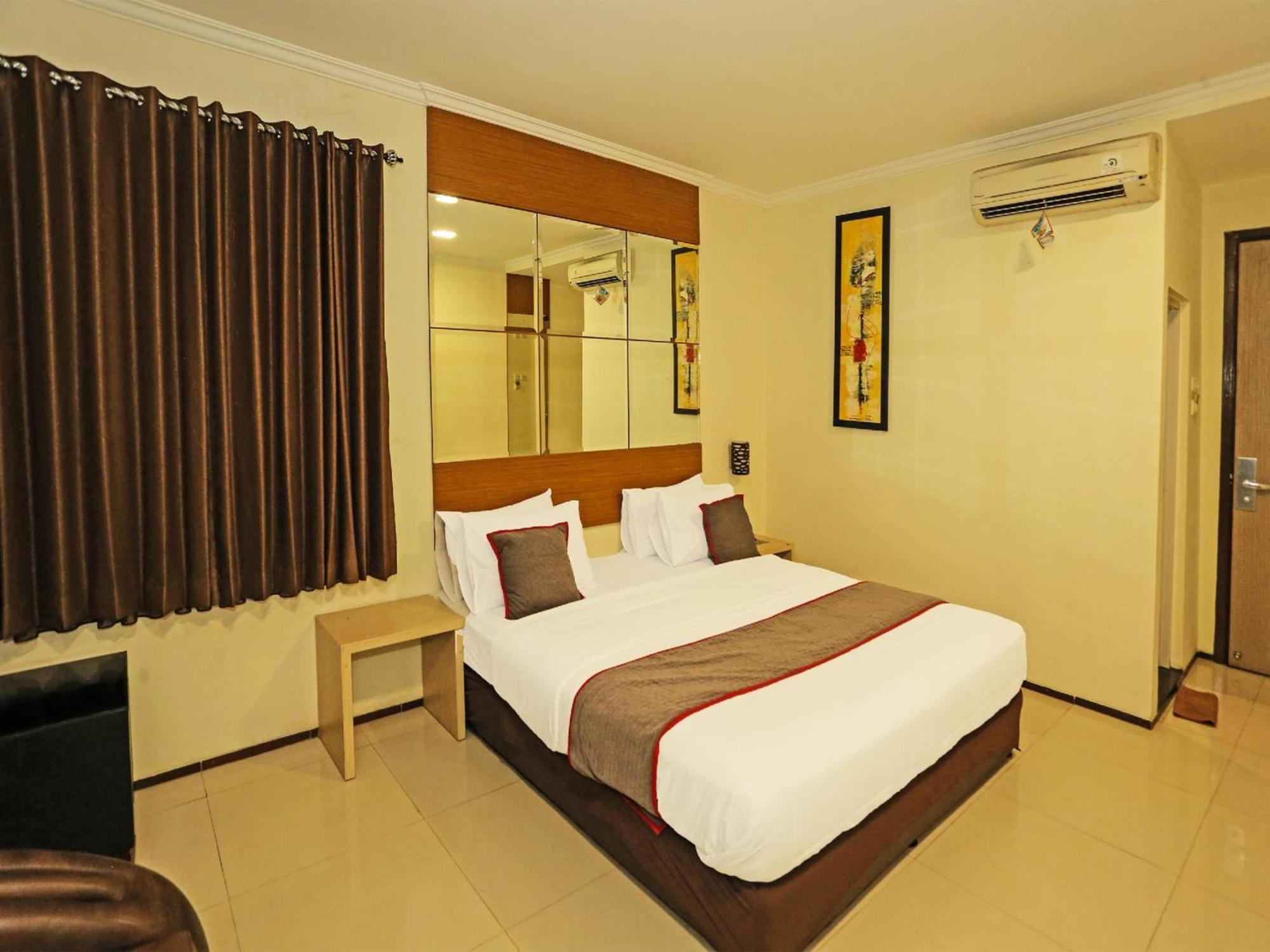 Super Oyo Townhouse Oak Hotel Fiducia 설퐁 외부 사진