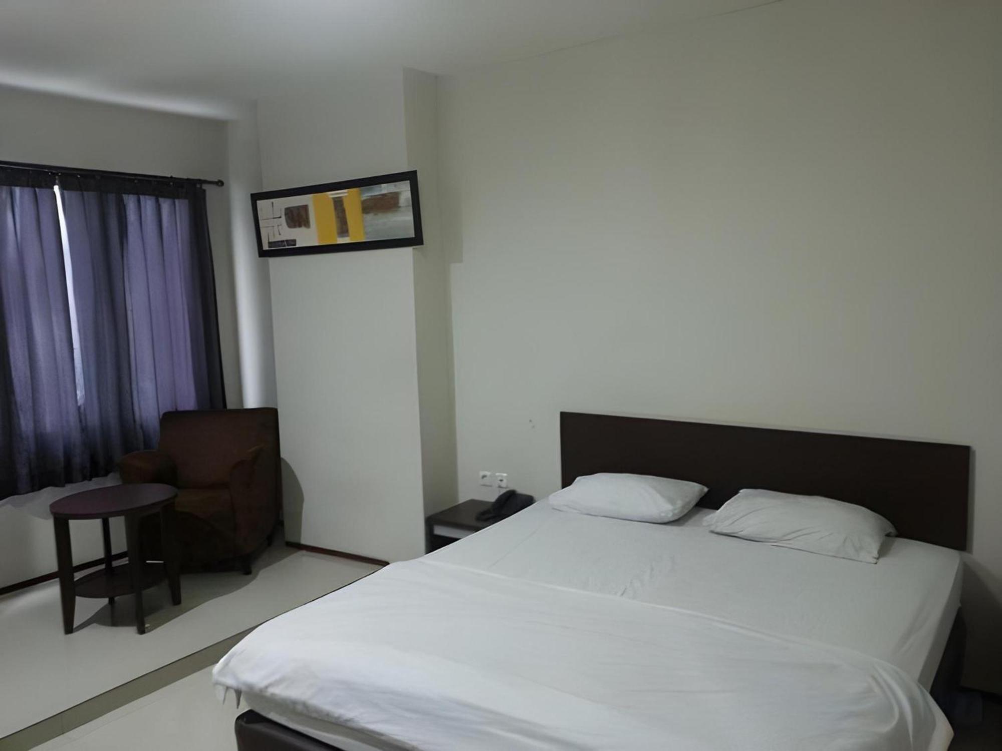 Super Oyo Townhouse Oak Hotel Fiducia 설퐁 외부 사진
