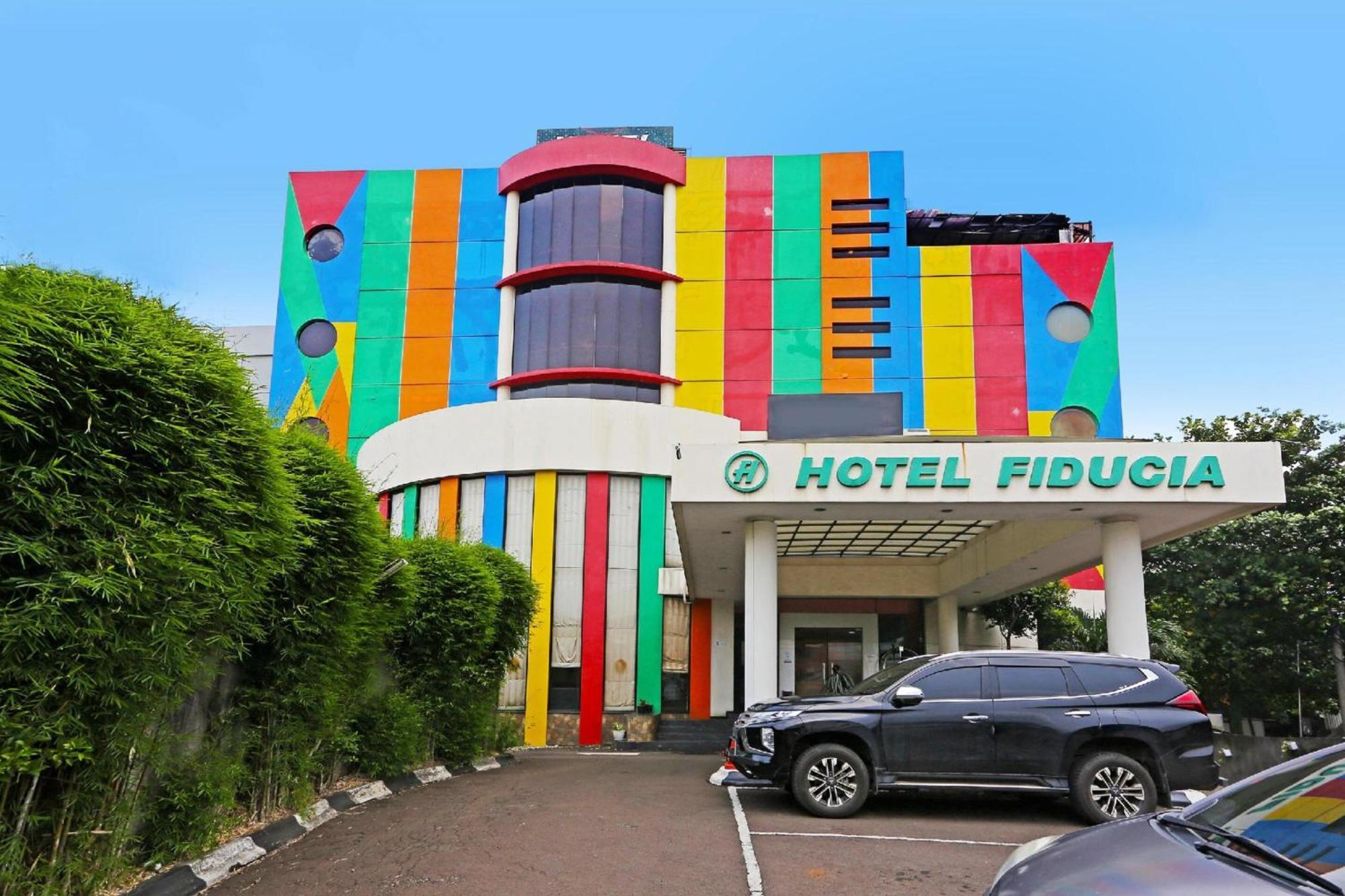 Super Oyo Townhouse Oak Hotel Fiducia 설퐁 외부 사진