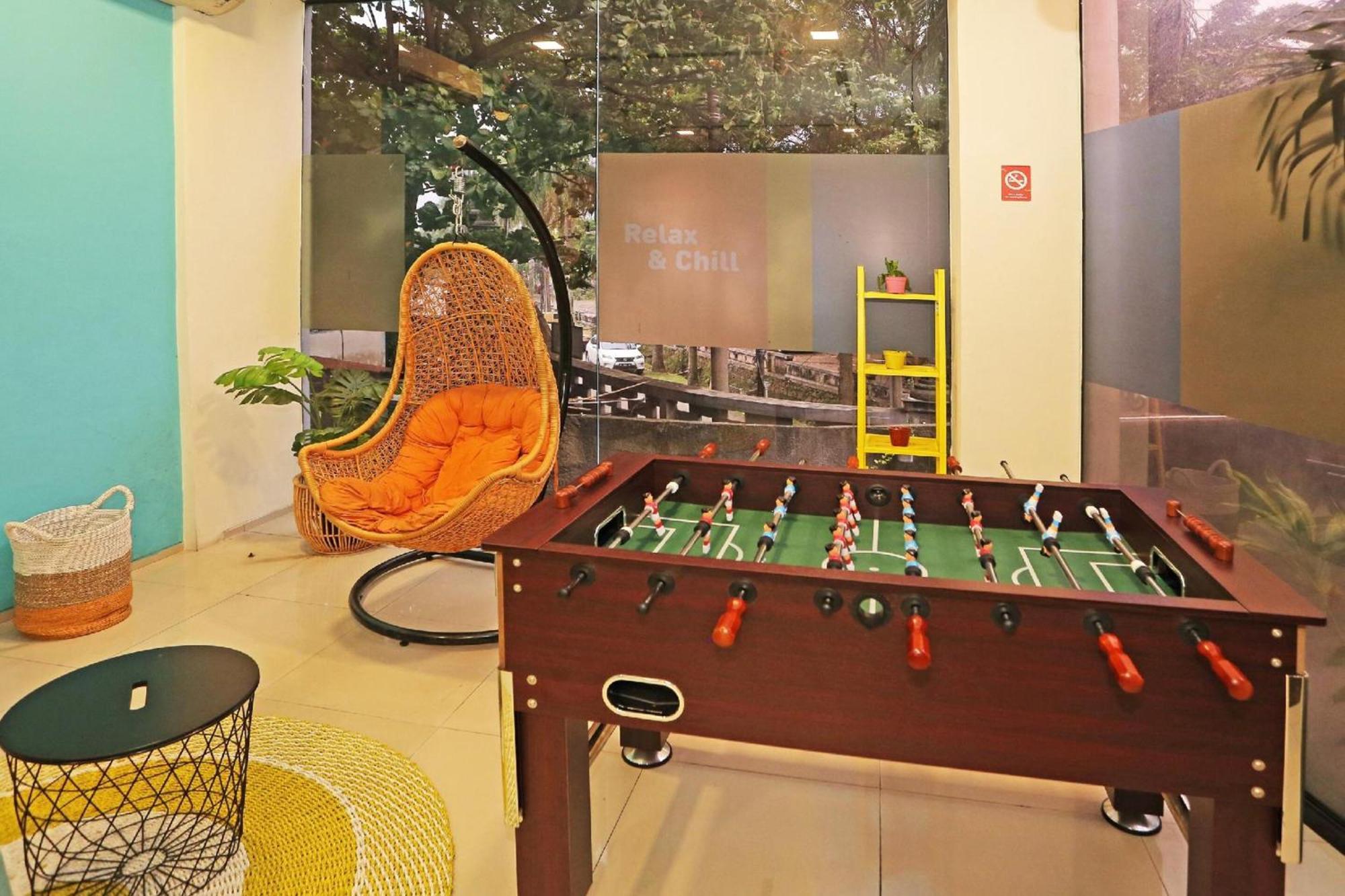 Super Oyo Townhouse Oak Hotel Fiducia 설퐁 외부 사진