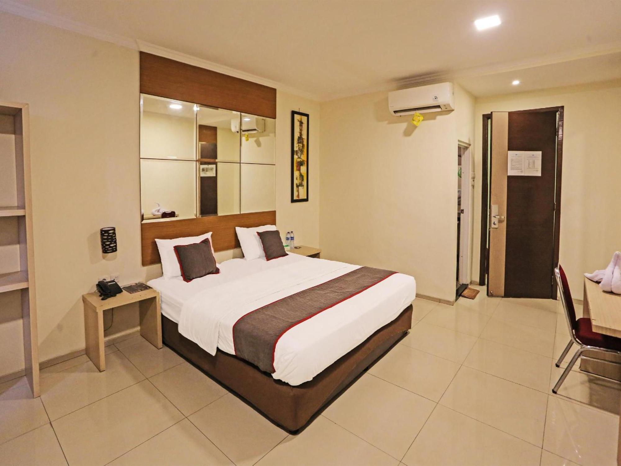 Super Oyo Townhouse Oak Hotel Fiducia 설퐁 외부 사진