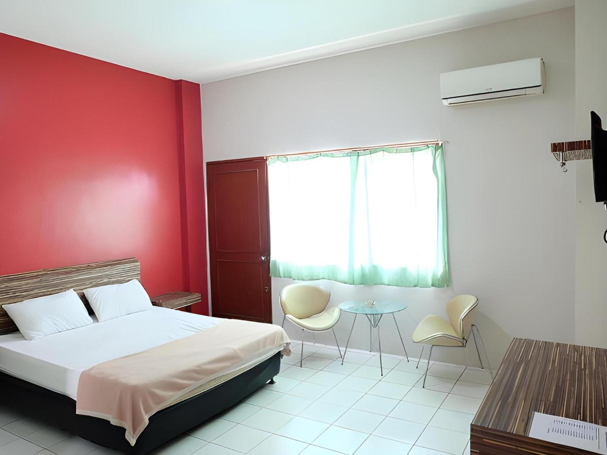 Super Oyo Townhouse Oak Hotel Fiducia 설퐁 외부 사진
