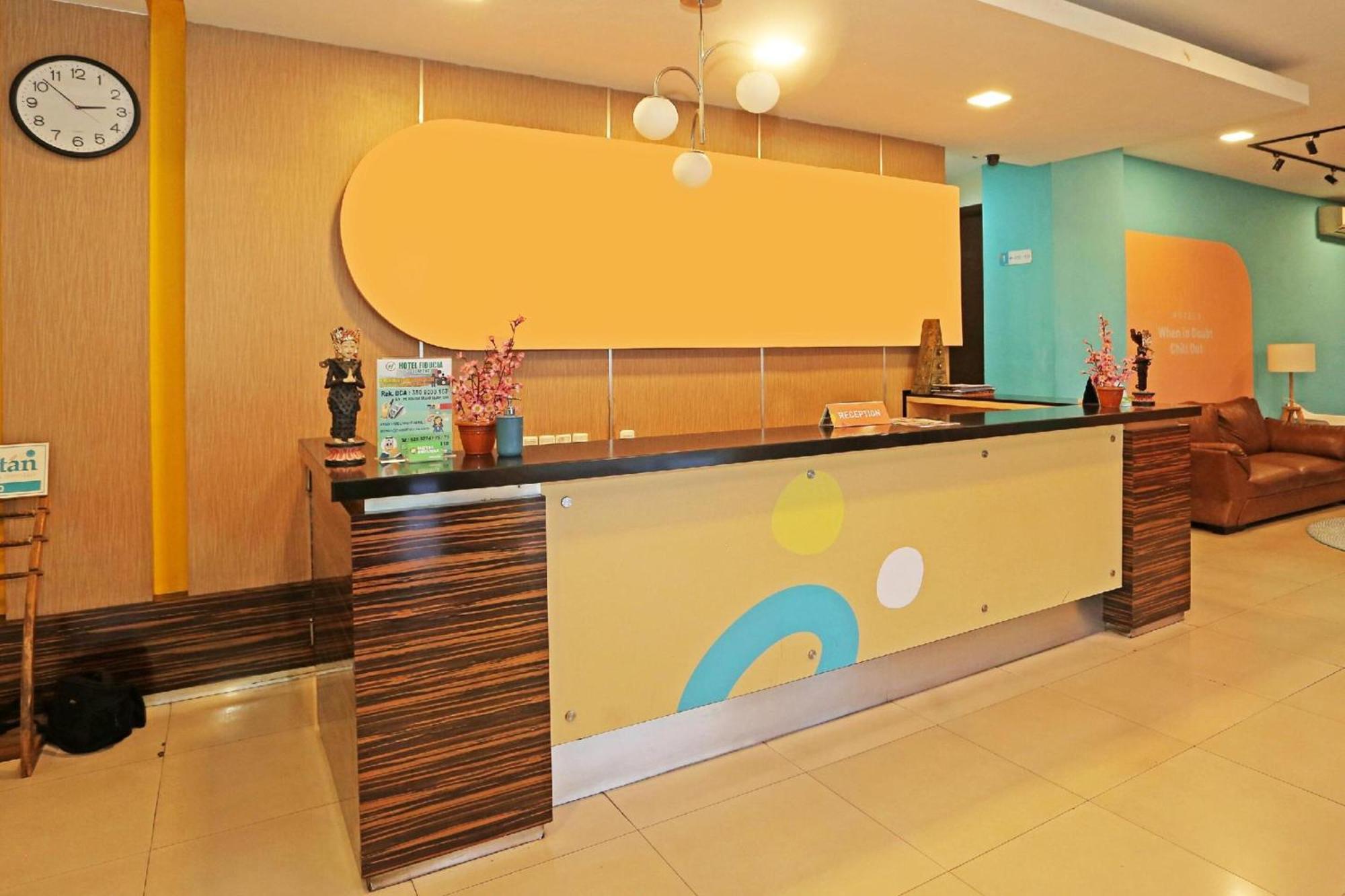 Super Oyo Townhouse Oak Hotel Fiducia 설퐁 외부 사진