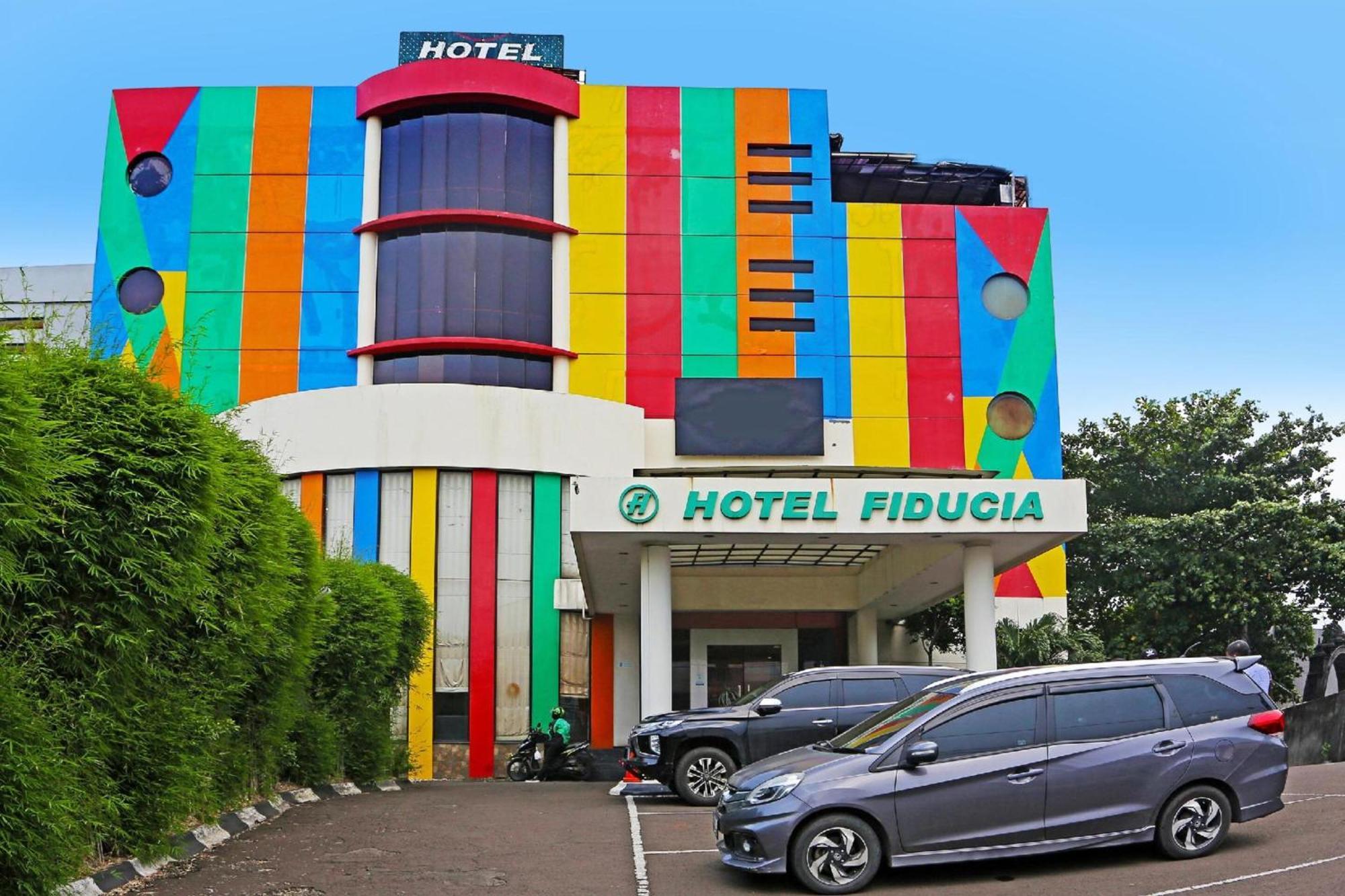 Super Oyo Townhouse Oak Hotel Fiducia 설퐁 외부 사진