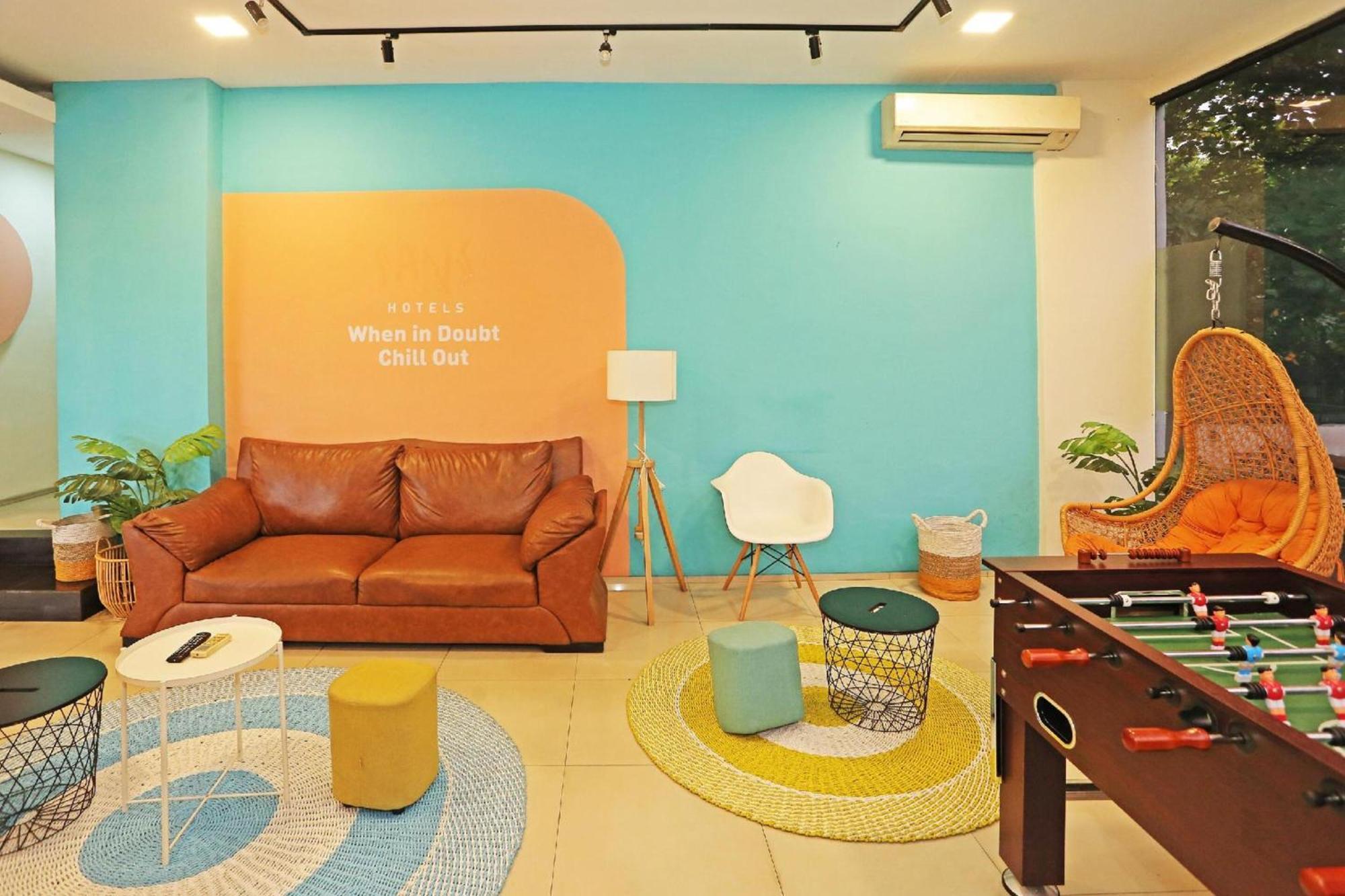 Super Oyo Townhouse Oak Hotel Fiducia 설퐁 외부 사진