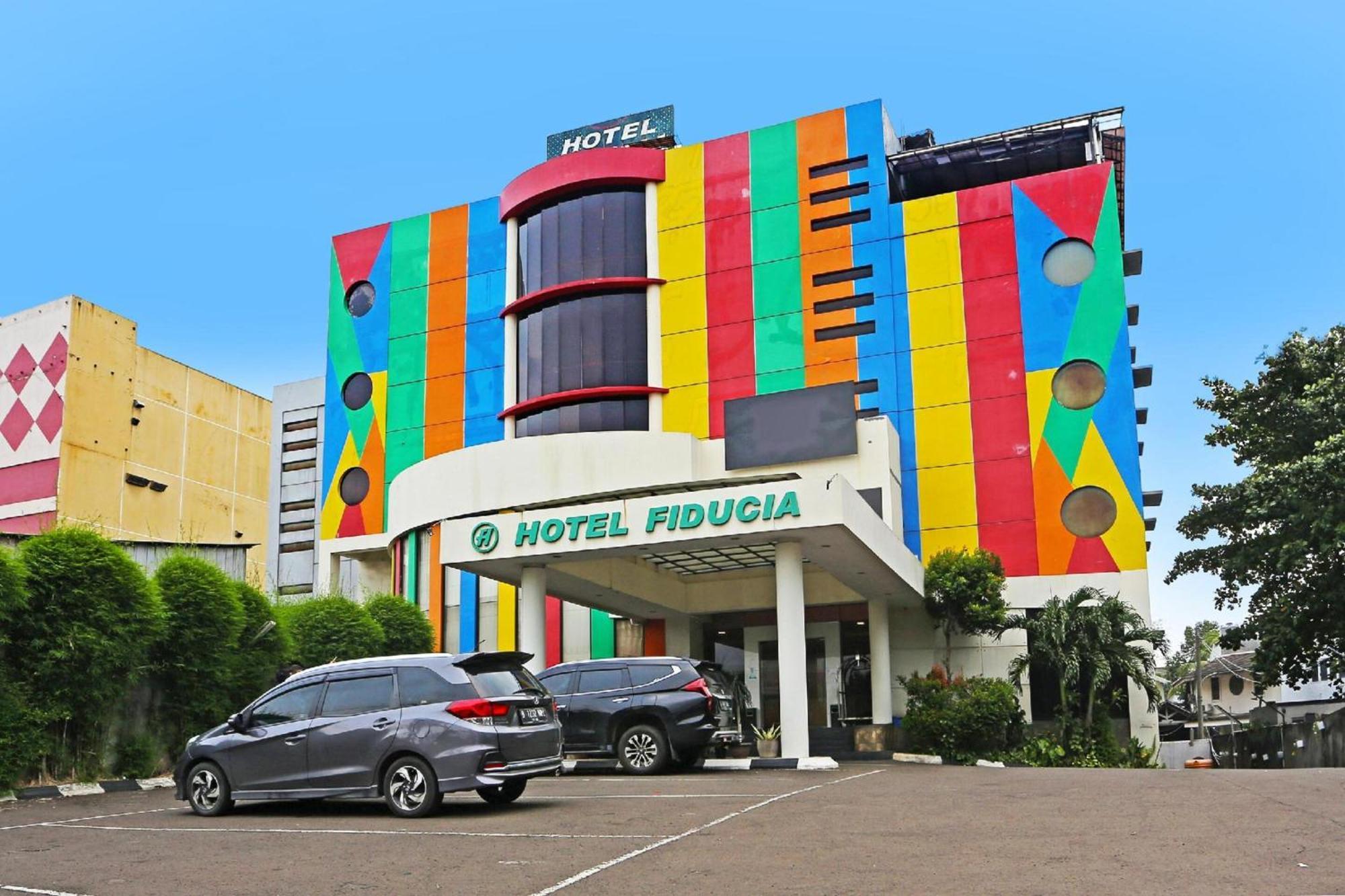 Super Oyo Townhouse Oak Hotel Fiducia 설퐁 외부 사진